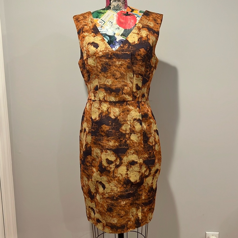 TRACY REESE sz 10 abstract gold and rust patterned sleeveless sheath dress